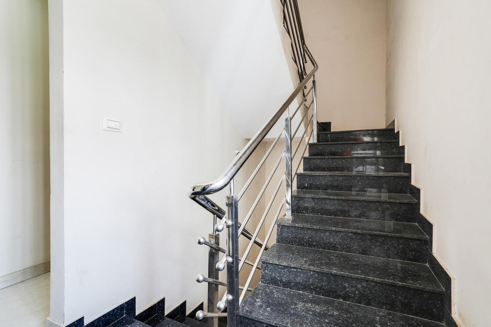 Super Hotel O Bangalore Near Reva Circle Formerly Cka Boarding Yelahanka Екстер'єр фото