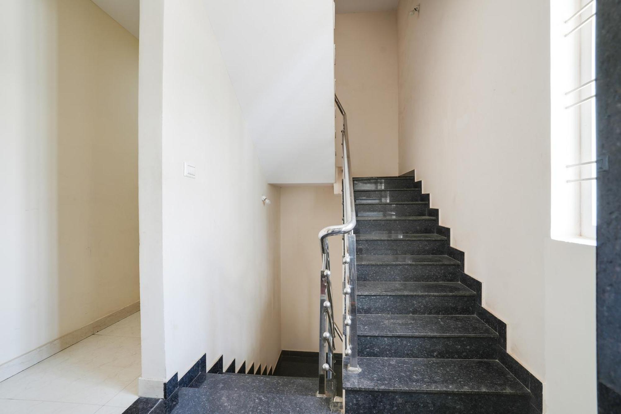 Super Hotel O Bangalore Near Reva Circle Formerly Cka Boarding Yelahanka Екстер'єр фото