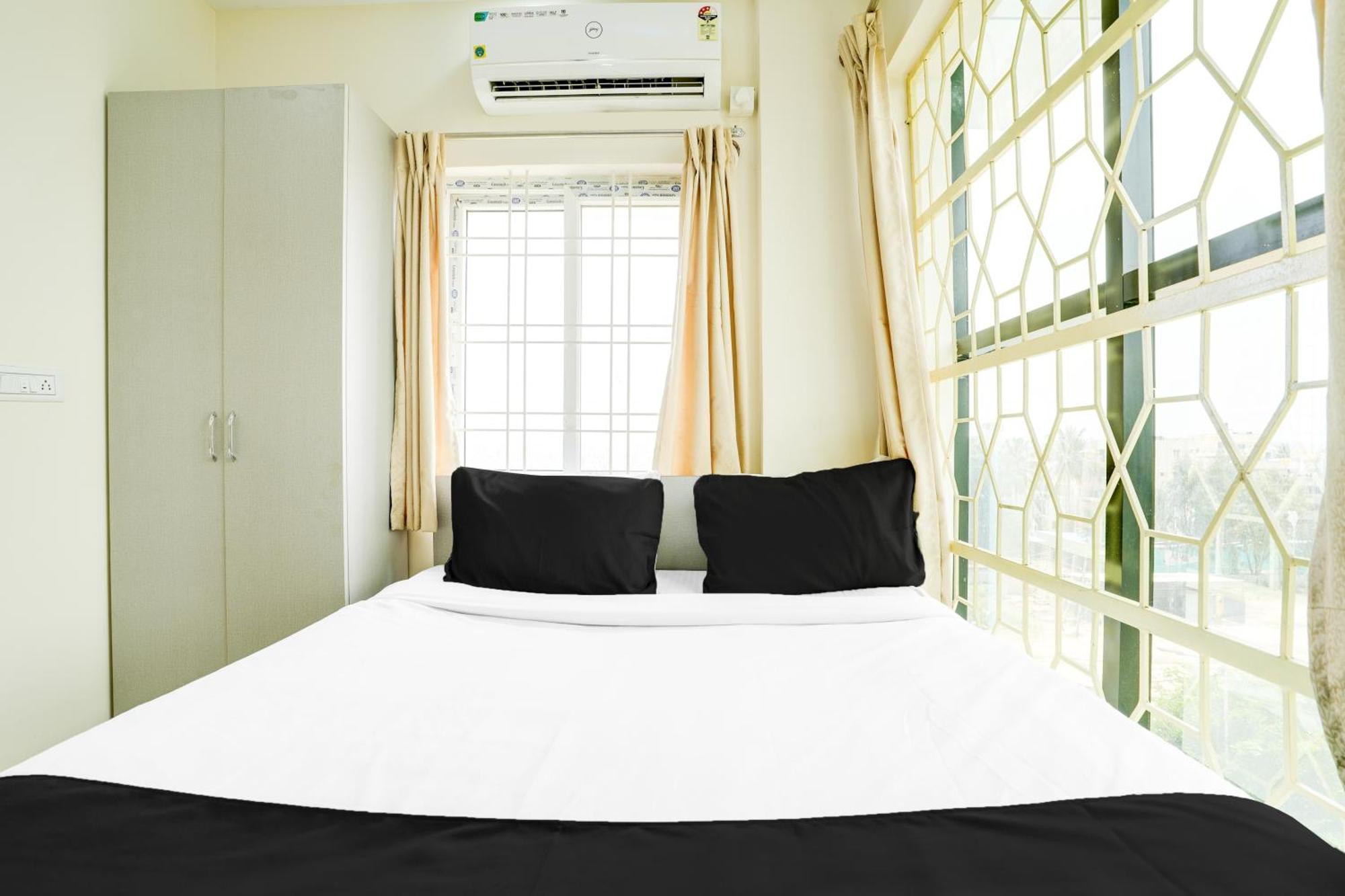 Super Hotel O Bangalore Near Reva Circle Formerly Cka Boarding Yelahanka Екстер'єр фото